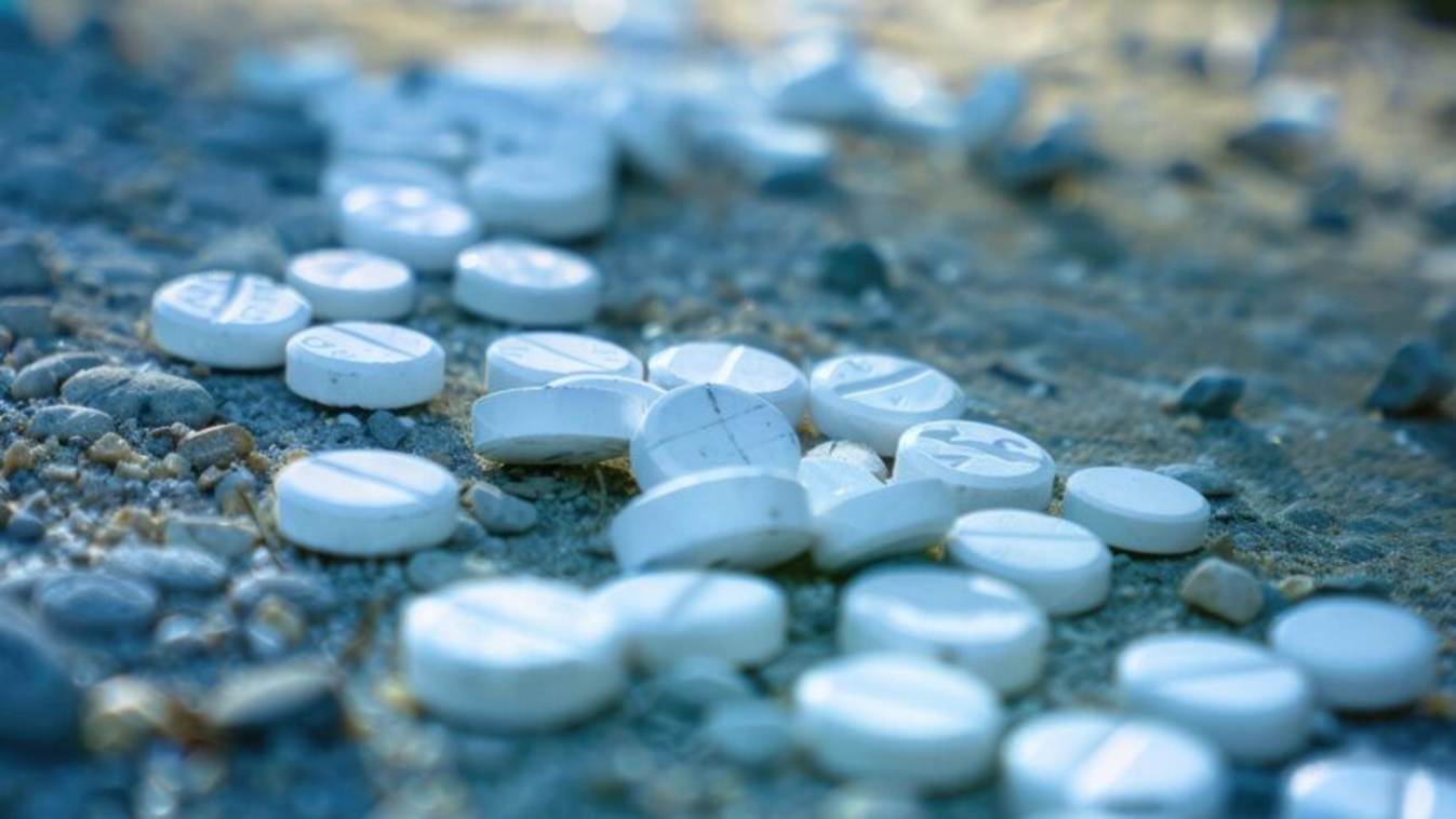pillsonground